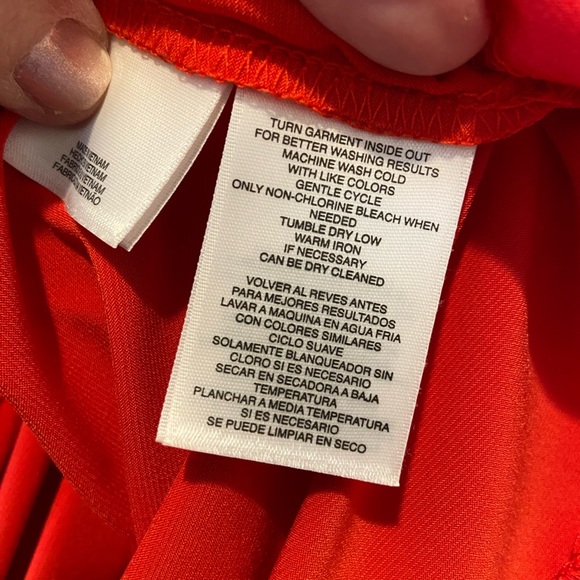 NWT~Jones New York Collection~Gorgeous Fire Red V Neck Sleeveless Top - Picture 8 of 10